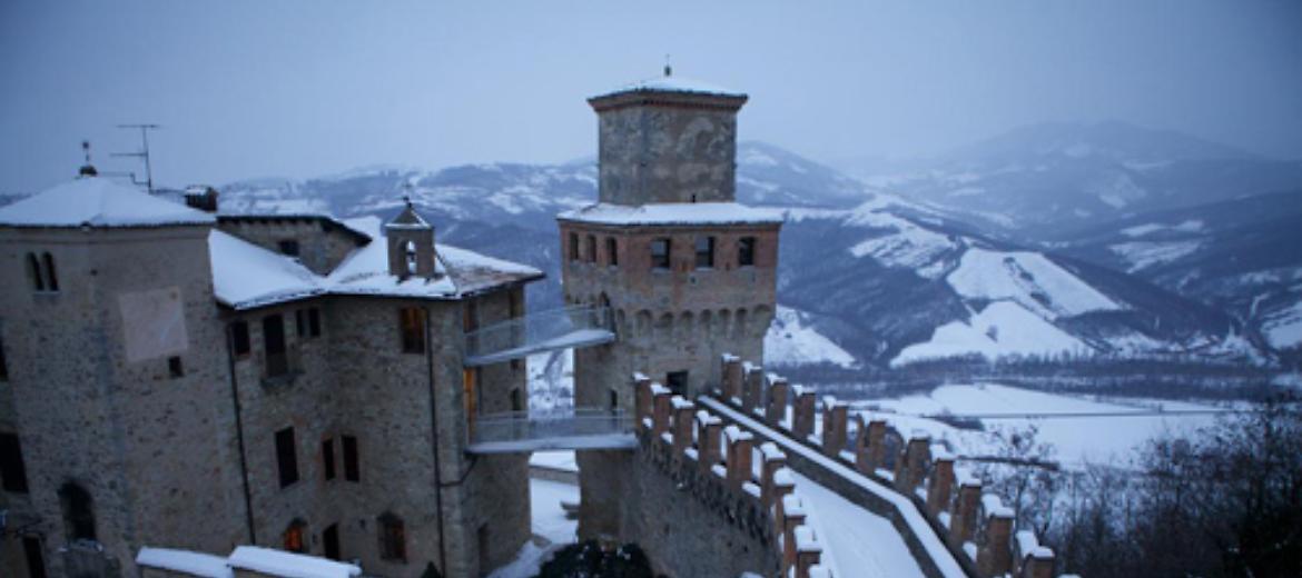 Capodanno tra i magici Castelli del Ducato: cene eleganti, visite a lume di candela tra i manieri