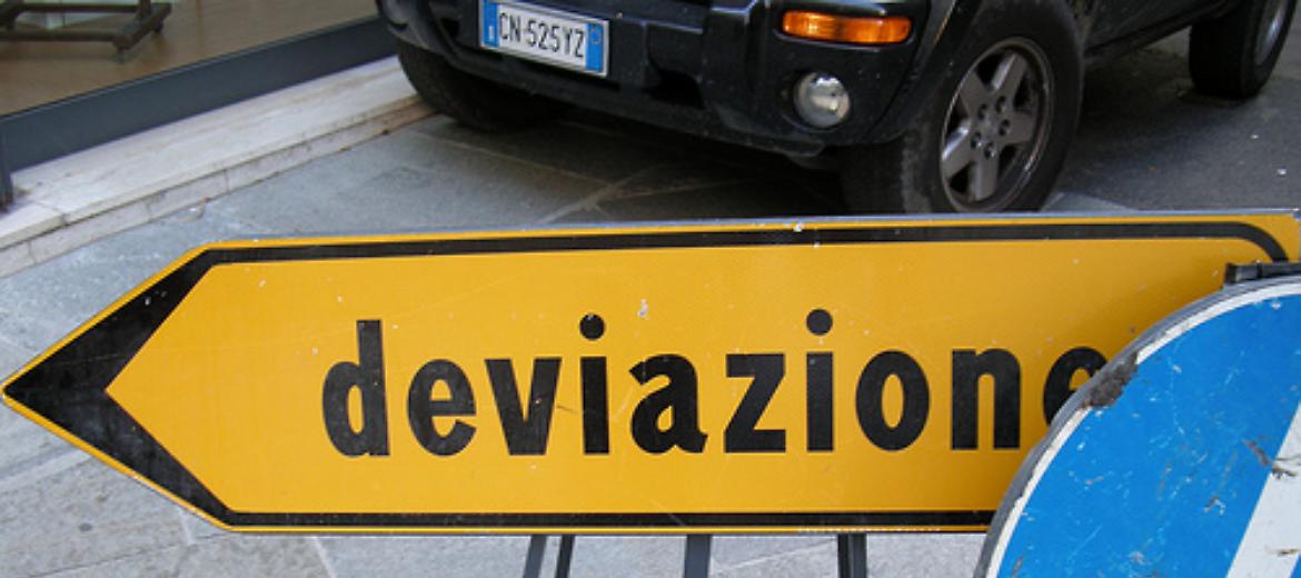Con via Giuseppina interrotta la segnaletica è da ritoccare 