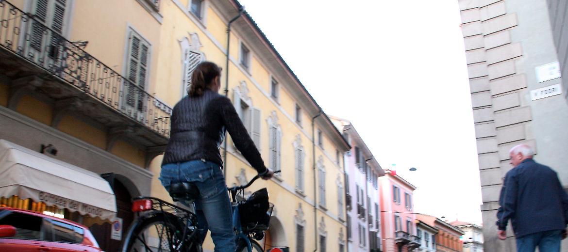 In corso Matteotti vittime di &lsquo;bicicletta selvaggia&rsquo;