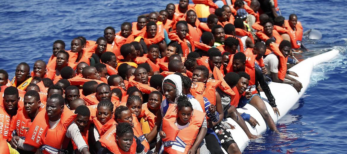 Migranti, flusso ininterrotto