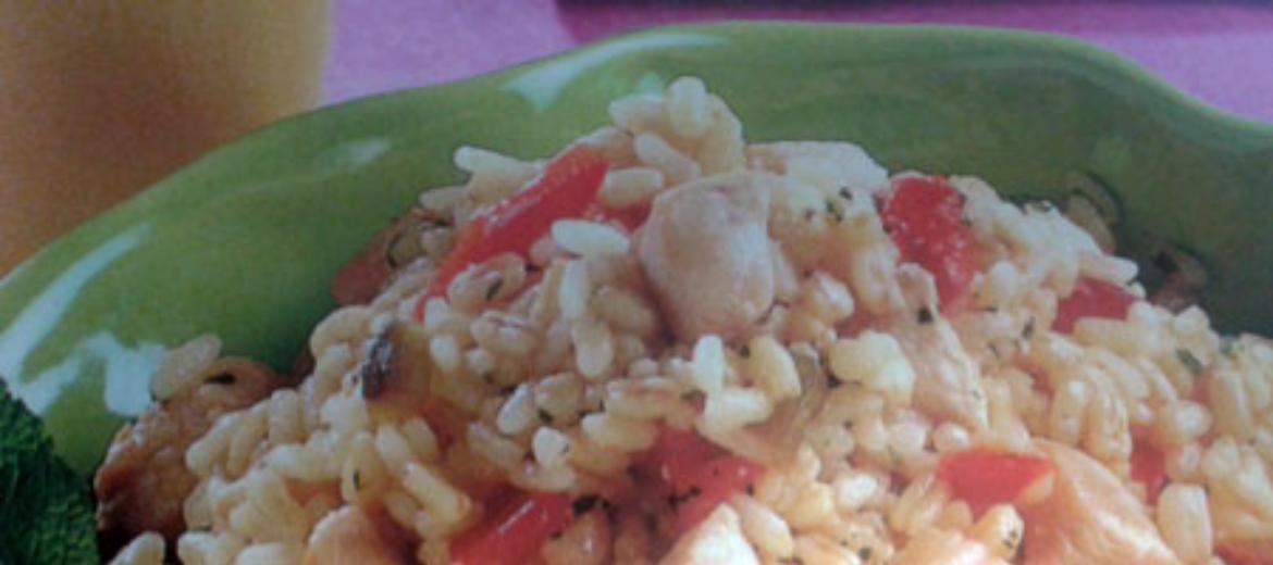 LA RICETTARiso e grano in insalata con pollo e peperoni