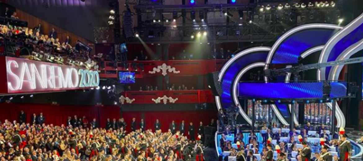 Sanremo, le comparse e il pubblico del teatro