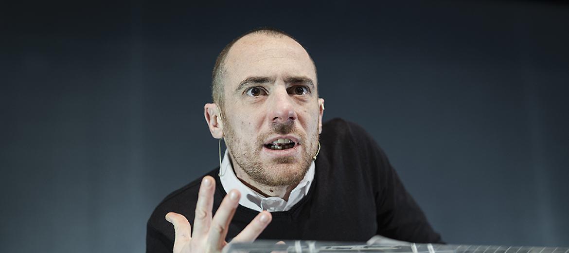La mia battaglia,  Elio Germano e l'arte della persuasione fra palco, video e pagina scritta