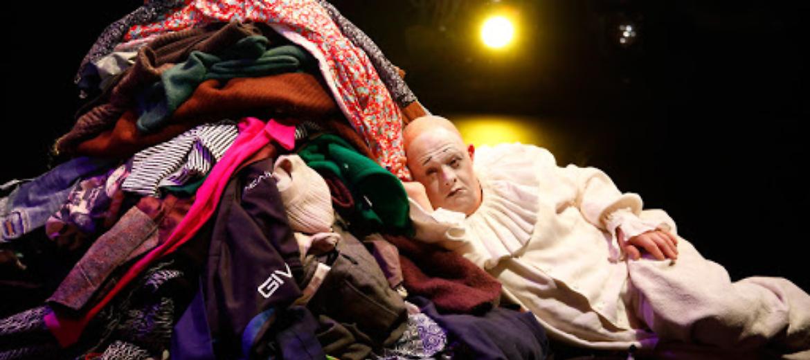 Aprire i teatri non bastaTeatri aperti per una "comunità a venire" 