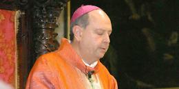 Vescovo bacchetta i preti critici: 'Musulmani benvenuti in chiesa'