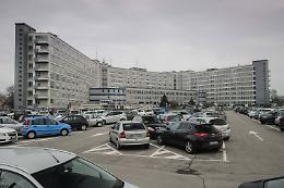 Parto nel bagno dell'ospedale, quattro indagati: ecco le accuse