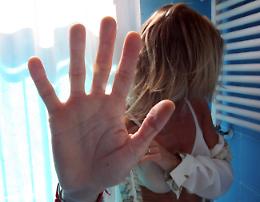 Ha picchiato e umiliato la compagna per anni, espulso