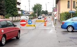 Via Persico, passaggio a livello addio: aperto il cantiere