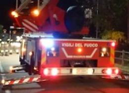 Incendio nella notte in corso Campi, accertamenti dei vigili del fuoco