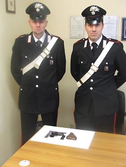 Pistola ritrovata nel parcheggio
E' giallo sulla provenienza