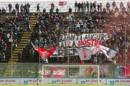 Cremonese a Carrara per mantenersi in alto