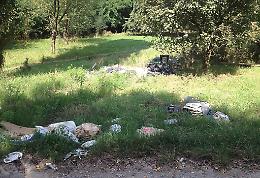 Via Riglio discarica a cielo aperto