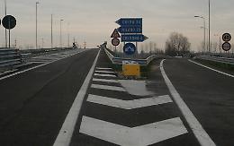 Auto contromano sul Peduncolo, fermato: vuole proseguire