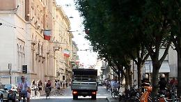Via la borsa dall'auto, derubata la titolare di una oreficeria