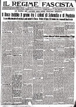 Mussolini al fianco dei coloni durante la trebbiatura nell'Agro Pontino