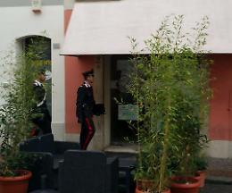 Aggredisce ex compagna e carabinieri, 33enne in manette
