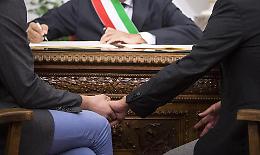Adozioni gay, i laici scendono in piazza