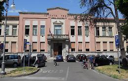 Istituto Sanfelice, allarme crepe post terremoto e scuola chiusa