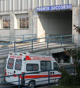 Infortunio sul lavoro, ferite serie ma non gravi per un 46enne