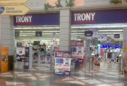 Auto come ariete alla Trony, ma il colpo &egrave; un flop