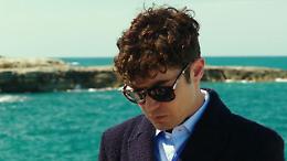 Riccardo Scamarcio, futuro papà in crisi in "La cena di Natale" 