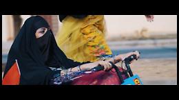 Arabia Saudita, video virale contro i divieti: le donne guidano, ballano e fanno clic
