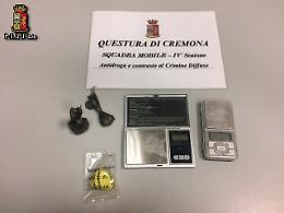 Cani anti-droga, un arresto