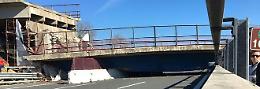 Crolla ponte sulla A14, due morti    