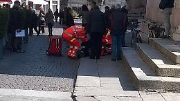 Caduta in piazza per don Giuseppe Soldi
