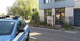 Senzatetto passano la notte nella villa disabitata