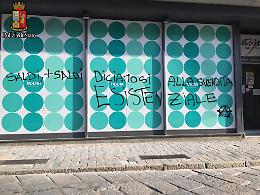 Scritte anarchiche, individuati gli autori 