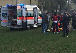 Giocatore in ospedale, partita sospesa