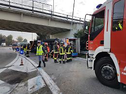 Casello A21, Tir ribaltato e disagi 