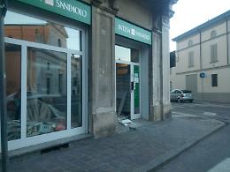 Colpo al bancomat di Soresina, recuperata l'auto rubata usata per il furto