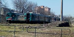 S. Ambrogio, nel &lsquo;cimitero&rsquo; dei treni tra bivacchi, sporcizia e degrado