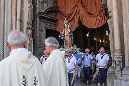 FOTO La processione della Madonna dell'Assunta sul fiume Po