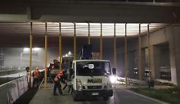 Trave lesionata: via Mantova ‘dimezzata’, code infinite