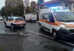 Donna investita sulle strisce pedonali da auto, ricoverata