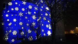 Per il Natale il castello si veste di luce