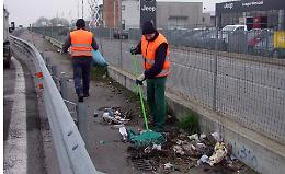 Rifiuti lungo la strada, "Noi imprenditori ci vergogniamo"
