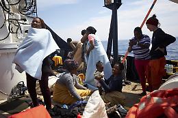 Sea Eye, Salvini: donne e bimbi non scesi