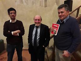 Teatro All'Antica stipato per il filosofo Galimberti