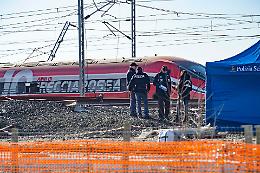 FOTO  Deraglia Frecciarossa vicino a Lodi, 2 macchinisti morti e 31 feriti