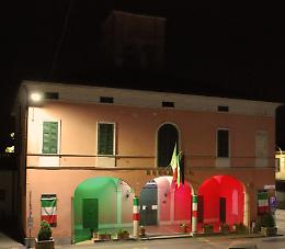 Formigara, Comune e campanile di Cornaleto illuminati col Tricolore