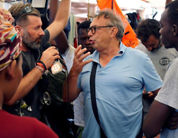  Sindaco Lampedusa: dichiaro io emergenza