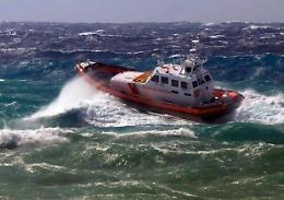 
Salva due ragazzi e annega, militare eroe trovato morto
