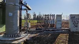 FOTO L'incendio doloso al ripetitore telefonico di Casale Vidolasco