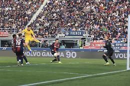 Il Verona espugna Bologna e riparte nella lotta salvezza