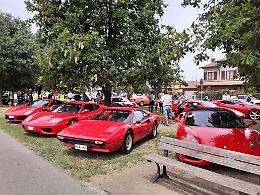 A Malagnino invasione di Ferrari