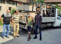 Arredi scolastici, nuova vita in Africa par banchi e sedie